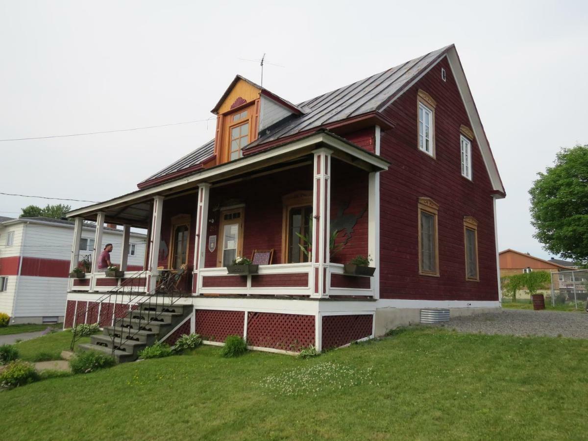 La Vieille Maison Rouge Saint-Tite Exterior foto